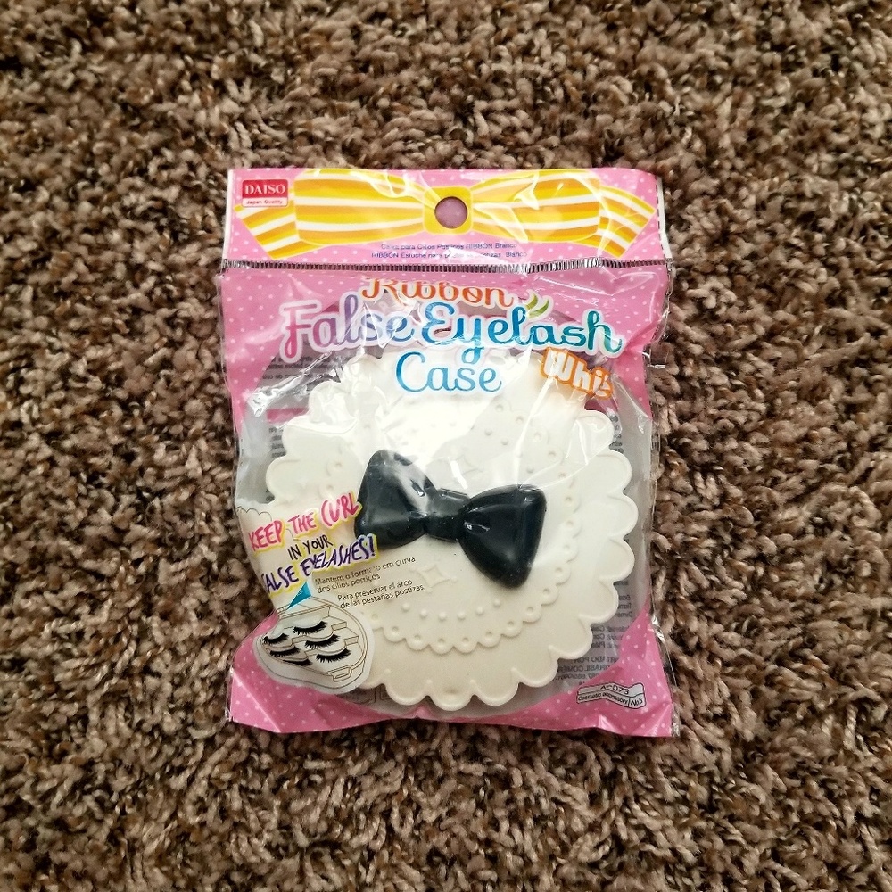 White False Eyelash Kawaii Case